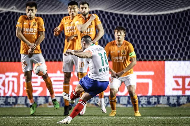 康宁汉姆再三双活塞险胜老鹰 黄蜂大胜步行者