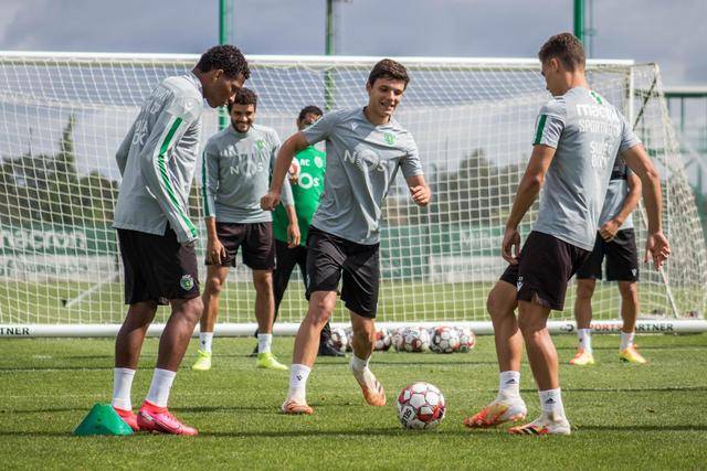 程帅澎15+10浙江6人上双大胜宁波 马奇32+8