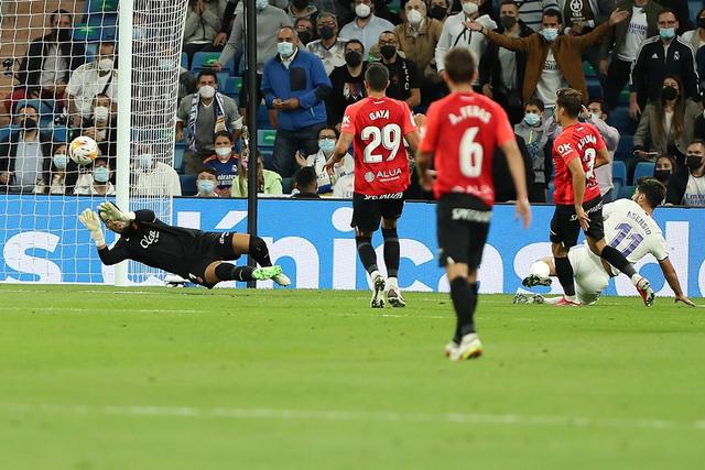 萨拉赫生涯首次欧冠战胜皇马 此前8场比赛1平7负